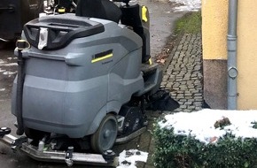 Bundespolizeiinspektion Kassel: BPOL-KS: Diebe flüchten mit Kehrmaschine
