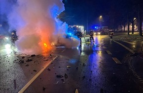 Freiwillige Feuerwehr Celle: FW Celle: Verkehrsunfall - PKW in Vollbrand!