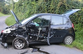 Polizei Rheinisch-Bergischer Kreis: POL-RBK: Kürten - Zwei Personen bei Verkehrsunfall verletzt