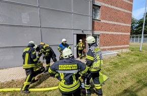 Freiwillige Feuerwehr Bedburg-Hau: FW-KLE: Zimmerbrand auf Forensischer Station der LVR-Klinik Bedburg-Hau