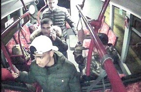 Polizei Bochum: POL-BO: 16-Jähriger ausgeraubt: Wer kennt diese Jugendlichen?