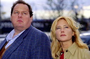 SAT.1: Sat.1-Fernsehenbilder - 18. Programmwoche 2003