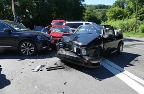 Kreispolizeibehörde Oberbergischer Kreis: POL-GM: Zwei Verletzte bei Abbiegeunfall