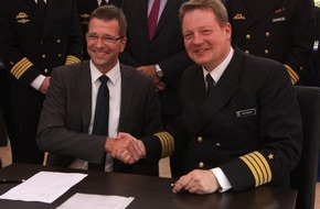 Presse- und Informationszentrum Marine: Public-private Partnership: Marine und Helikopterindustrie arbeiten enger zusammen