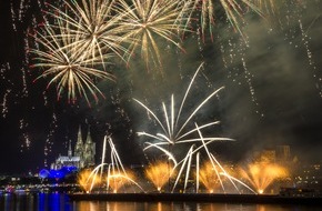 Pixum: Kölner Lichter 2019: Mit Pixum Tickets für Deutschlands größtes musiksynchrones Feuerwerk gewinnen