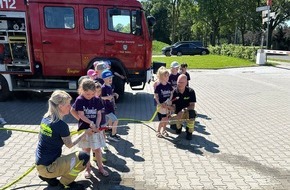 Feuerwehr Xanten: FW Xanten: Kindertagesstätte Seestern zu Gast bei der Einheit Wardt