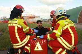 Kreisfeuerwehrverband Dithmarschen: FW-HEI: Feuer auf dem Gelände des Industrieparks Covestro
Rauchentwicklung blockiert Rettungswege - Feuerwehr Brunsbüttel unterstützt bei Löscharbeiten