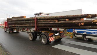 Polizeipräsidium Trier: POL-PPTR: Polizei stoppt überladenen Holztransport auf der B50 (neu) - über 16 Tonnen zu viel geladen