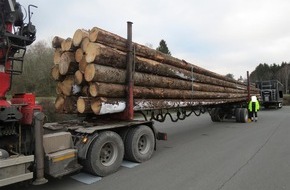 Polizeipräsidium Trier: POL-PPTR: Holztransport umfährt Kontrollstelle - Grund: Fast 17 Tonnen Überladung und Pkw-Fahrer unter Drogeneinfluss
