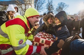 Lidl: Lidl-Filialen in Bayern machen wieder mit: Sammeln von Weihnachtspaketen für hilfsbedürftige Familien Start der Aktion Johanniter-Weihnachtstrucker mit der Unterstützung von Lidl