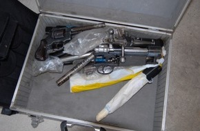 Polizeidirektion Göttingen: POL-GOE: (371/2009) Großer Ermittlungserfolg für "Soko ZAGI" - Herkunft der von Rechtsextremisten bei Schießerei in Nachtlokal benutzten "Pumpgun" geklärt