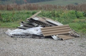 Polizeiinspektion Northeim: POL-NOM: Illegal entsorgte Asbestplatten, Polizei sucht Verursacher dazu