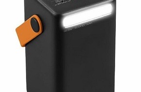 PEARL GmbH: Energie für unterwegs - mit Schnellladefunktion: ârevolt Powerbank 50.000 mAh PB-565.psq, USB-C PD bis 65 W, 3x USB-A, Super Charge, LED