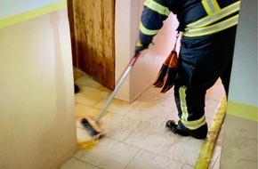 Feuerwehr Schermbeck: FW-Schermbeck: Wasserschaden machte Einfamilienhaus unbewohnbar