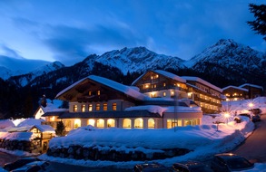 Almwellness Hotel Tuffbad: Kärntner 4 Sterne Superior Hotel Almwellness gewinnt einen "Tourismus-Publikums-Oscar" - BILD