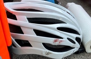 Polizei Bielefeld: POL-BI: Rennradfahrer von Busfahrer &uuml;bersehen