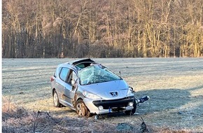 Kreispolizeibeh&ouml;rde H&ouml;xter: POL-HX: Verkehrsunfall mit schwerverletzter Person