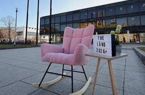 RADIO REGENBOGEN: Baden-W&uuml;rttemberg w&auml;hlt &ndash; Radio Regenbogen interviewt alle Spitzenkandidaten im &bdquo;rosa Schaukelstuhl&ldquo;