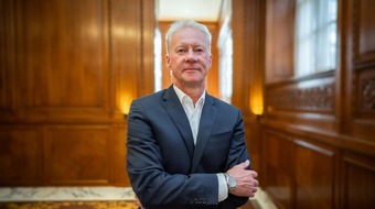 Carsten Umland: Warum viele Bankdepots kaum echte Rendite liefern: Carsten Umland von simplified trading erkl&auml;rt, was Unternehmer, F&uuml;hrungskr&auml;fte und Selbstst&auml;ndige jetzt pr&uuml;fen sollten