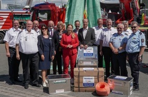 Provinzial Holding AG: Schnelle Hilfe nach Unwettersch&auml;den und Br&auml;nden: Provinzial und Landesfeuerwehrverb&auml;nde starten Notdachprojekt