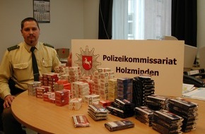 Polizeiinspektion Hameln-Pyrmont/Holzminden: POL-HOL: Tabakwaren im Wert von knapp 400, -- EUR erbeutet / Tatfahrzeug auch gestohlen: Nach Verfolgen auf frischer Tat gefasst - 35jähriger Täter ist "alter Bekannter" der Polizei -