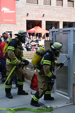 FW Stuttgart: Feuerwehr Stuttgart begrüßt über 10.000 Gäste beim Tag der offenen Tür
