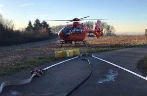 Feuerwehr Erkrath: FW-Erkrath: Schwerer Verkehrsunfall zwischen Linienbus und Pkw - Schwer verletzte Pkw-Fahrerin per Rettungshubschrauber ins Krankenhaus