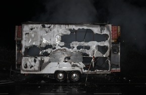 Polizei Düren: POL-DN: Imbisswagen abgebrannt