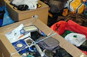 Polizeipräsidium Frankfurt am Main: POL-F: 020320 - 0340 Griesheim: Chilenische Wohnungseinbrecher festgenommen - Beute größeren Ausmaßes sichergestellt.
