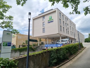 Art-Invest Real Estate erwirbt Holiday Inn Express Hotel in Fürth