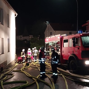 FW Borgentreich: Starkregenereignis in Borgentreich - Bühne. Viele Keller wurde überflutet.