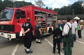 Polizeiinspektion Rotenburg: POL-ROW: "Lebensretter im Einsatz" - Feuerwehr stellt sich beim Fernfahrerstammtisch vor