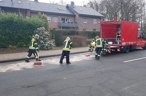 Feuerwehr Schermbeck: FW-Schermbeck: Ölspur auf der Erler Straße