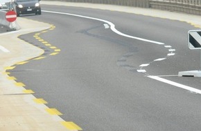 Touring Club Schweiz/Suisse/Svizzero - TCS: TCS-Studie über die Gefahren auf dem Schweizer Strassennetz/Die Gefahrenkarte weist auf grosse regionale Unterschiede hin/Hauptstrassen sind viel gefährlicher als Autobahnen