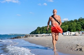 DLRG - Deutsche Lebens-Rettungs-Gesellschaft: Aus dem Bürostuhl an den Strand: Rettungsschwimmer statt Ruhestand