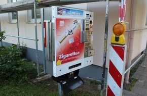 Kreispolizeibehörde Unna: POL-UN: Unbekannte brechen Zigarettenautomaten auf