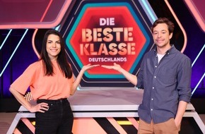 KiKA - Der Kinderkanal ARD/ZDF: "Die beste Klasse Deutschlands": Wer gewinnt das Superfinale der KiKA-Frühjahrsstaffel? / Clarissa Corrêa da Silva und Tobias Krell präsentieren die Finalshow am 27. Mai im Ersten