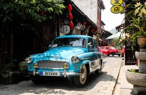 Skoda Auto Deutschland GmbH: SKODA zeigt historische Fahrzeuge bei Oldtimer-Veranstaltungen in China (FOTO)