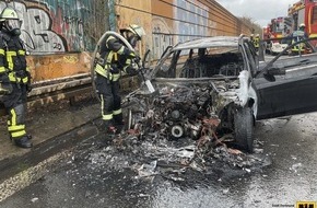 Feuerwehr Dortmund: FW-DO: Pkw-Brand auf der B236 in Fahrtrichtung Schwerte vor dem Berghofer Tunnel