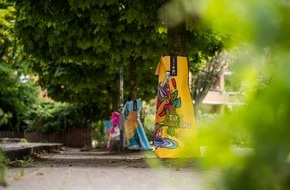 E WIE EINFACH GmbH: #artfortrees: Street-Art-Baumbewässerungssäcke sorgen für mehr Nachhaltigkeit und Kunst auf den Straßen Hamburgs