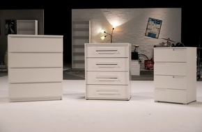 ZDF: "ZDFzeit" testet "Ikea, Roller & Co." /  Anbieter nimmt nach "ZDFzeit"-Test mangelhaftes Regal aus dem Handel (FOTO)