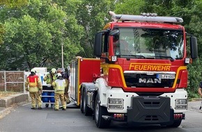 Feuerwehr Dresden: FW Dresden: Beißender Geruch in Wohnhochhaus