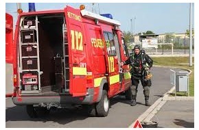 Feuerwehr Dortmund: FW-DO: 03.05.2018 - Überörtliche Hilfe in Möhnesee,
Dortmunder Feuerwehrtaucher bergen männliche Person und PKW