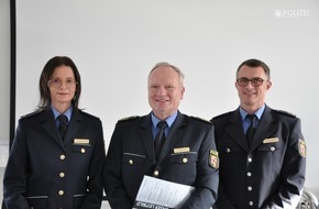 Polizeipräsidium Westpfalz: POL-PPWP: Thorsten Mayer verabschiedet - Katja Schomburg neue Leiterin des Altstadtreviers