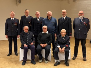 FW Beverungen: Feierstunde der Feuerwehr Beverungen / R&uuml;ckblick, Ausblick und verdiente Ehrungen