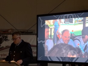 FW-AUR: Besondere Ehrung f&uuml;r 70 Jahre Feuerwehrmitgliedschaft