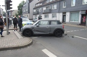 Polizei Mettmann: POL-ME: Eine Verletzte und hoher Sachschaden - Velbert - 1905176