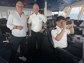 Pressemitteilung: sonnenklar.TV geht mit Aroya Cruises auf Kurs