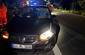 Polizei Rheinisch-Bergischer Kreis: POL-RBK: Overath - 17-Jähriger von Pkw erfasst und lebensgefährlich verletzt