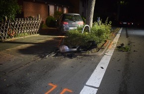 Kreispolizeibehörde Herford: POL-HF: Unfall unter Alkoholeinfluss- Geparkter PKW gegen Holzzaun geschleudert